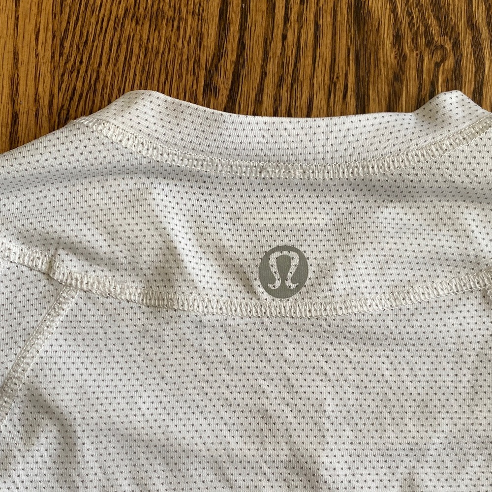 White with tiny grey polka dots Lululemon long sleeve with silverescent, XS/S - Picture 8 of 13